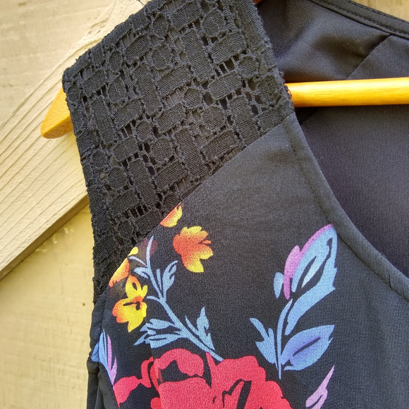 Black Rainn Sleeveless Hi Low Floral Dress - Picture 2 of 7